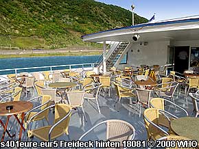 Oberdeck vom Rheinschiff s401eure-eur5 achtern. Hinten die Treppe zum oberen gro�en Freideck mit dem 360-Grad-Rundumblick.