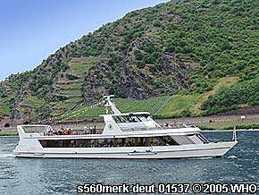 Rheinschifffahrt auf dem Rhein zwischen Mainz Wiesbaden Rüdesheim Bingen Loreley St. Goar Boppard Braubach und Koblenz
