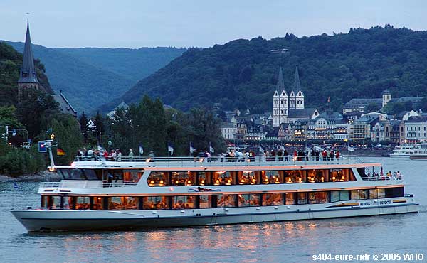 Rhein-Schifffahrt mit dem Galerieschiff auf dem Niederrhein zwischen Emmerich, Wesel, Duisburg, Dsseldorf, Leverkusen und Kln am Rhein.