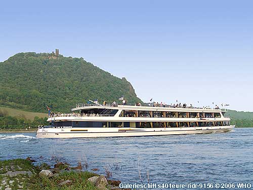 Galerieschiff s401eure-ridr auf dem Rhein mit dem Drachenfels bei Königswinter - Schiff mieten
