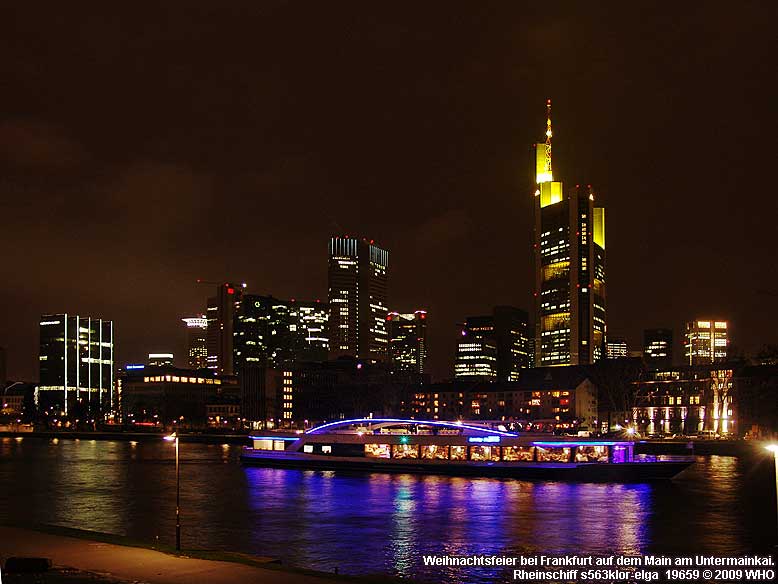 Weihnachtsfeier bei Frankfurt auf dem Main am Untermainkai auf dem Rheinschiff s563klor-elga.