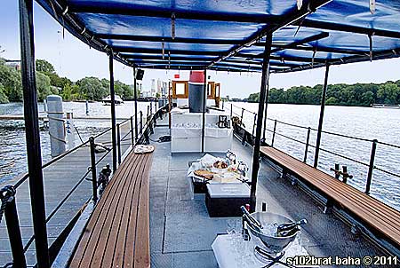 Berlin Rummelsburg Schiff mieten Grillschiff Partyschiff Partyboot Grillboot Jannowitzbrcke Friedrichshain Moabit Historischer Hafen