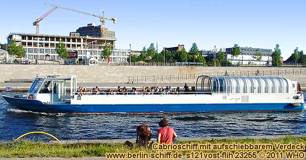 Spree-Cabrioschiff s121vost-flih mit Schiffsanlegestellen in Spandau, Charlottenburg, Tiergarten, Berlin Mitte und Friedrichshain