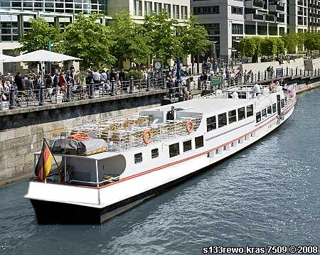 Berlin Charlottenburg Schiff mieten Grillschiff Partyschiff Partyboot Grillboot Jannowitzbrcke Friedrichshain Moabit Historischer Hafen