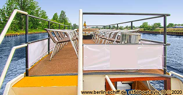 Berlin Mitte Charlottenburg Schiff mieten Grillschiff Partyschiff Partyboot Grillboot Spree Barkasse auch im Winter