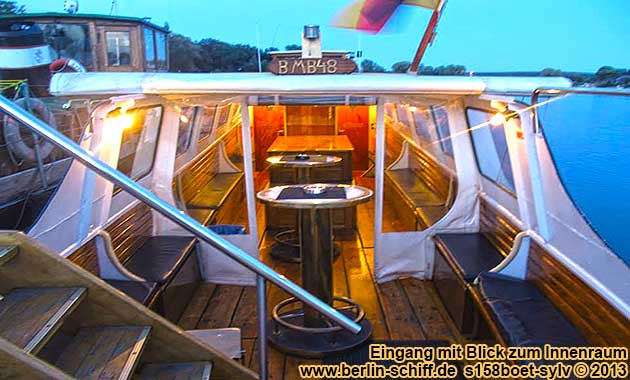 Berlin Mitte Charlottenburg Schiff mieten Grillschiff Partyschiff Partyboot Grillboot Spree Barkasse auch im Winter